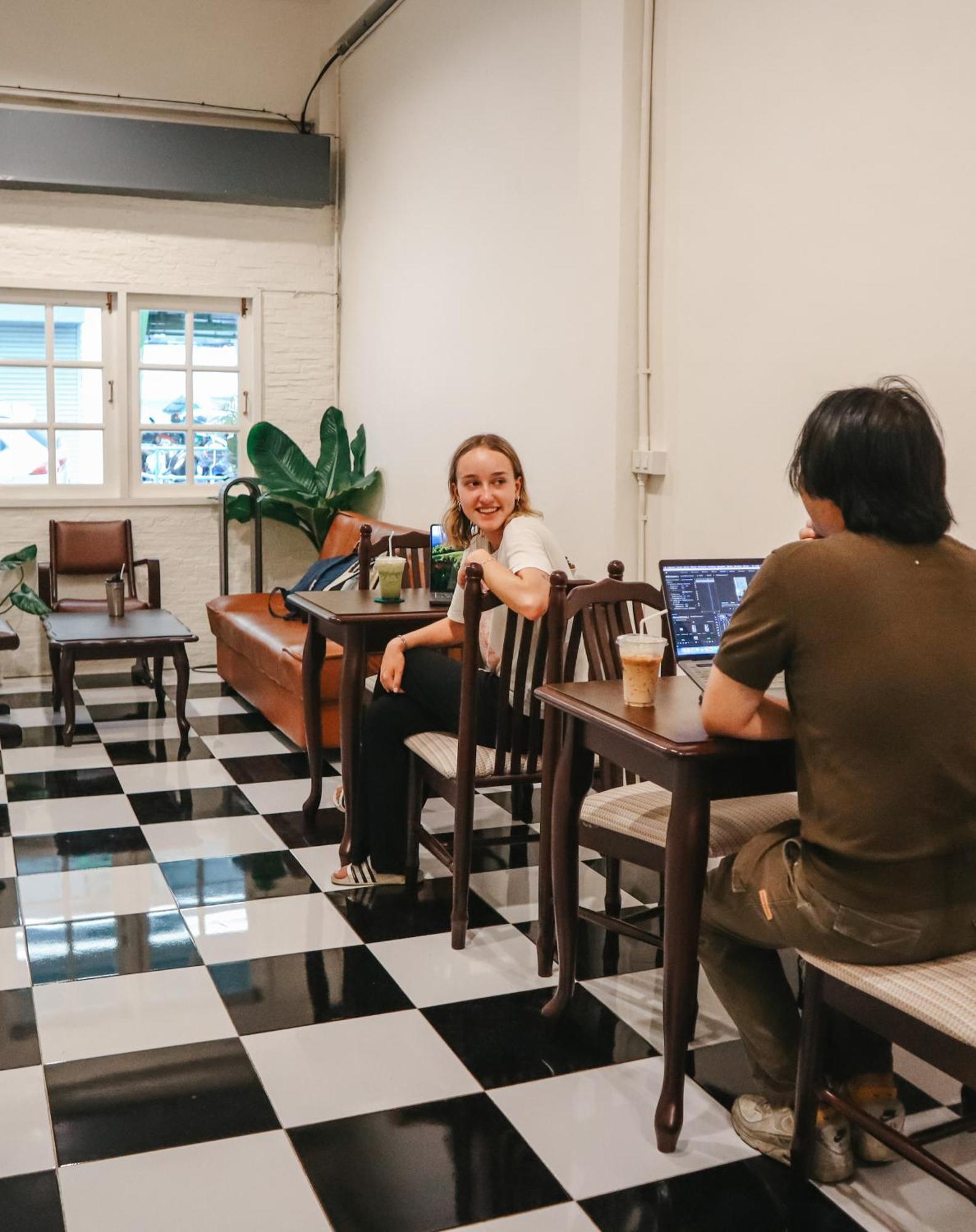 Noir Cafe And Hostel Chinatown Bangkok Dış mekan fotoğraf